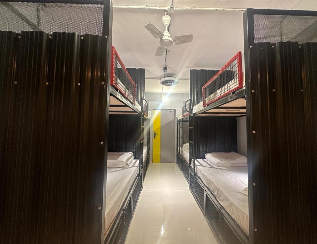 Travotale Hostel And Cowork Koregaonpark Pune Exterior photo